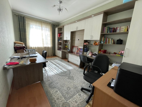 Сдаю 8-к дом (350 м²) в Бишкеке