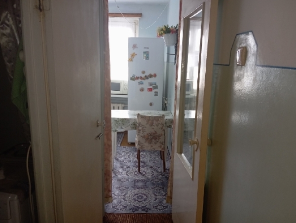 Продаю 3-к квартиру (58 м²) в Бишкеке