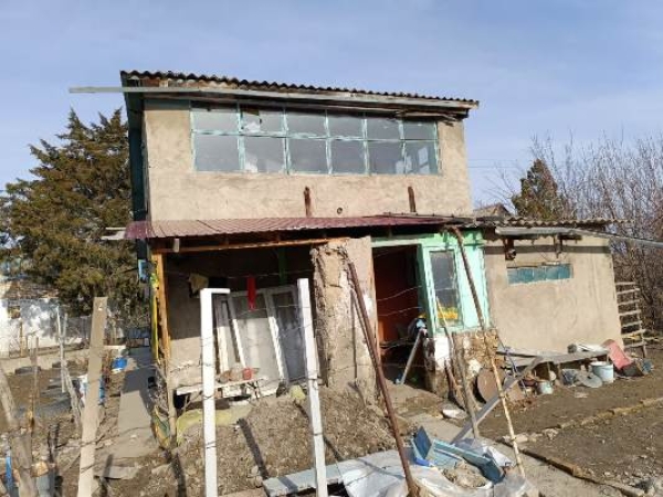 Продаю  участок (5 соток) в Бишкеке