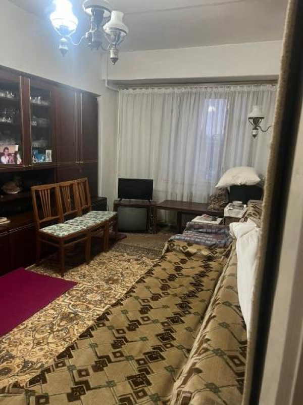 Продаю 3-к квартиру (63 м²) в Бишкеке