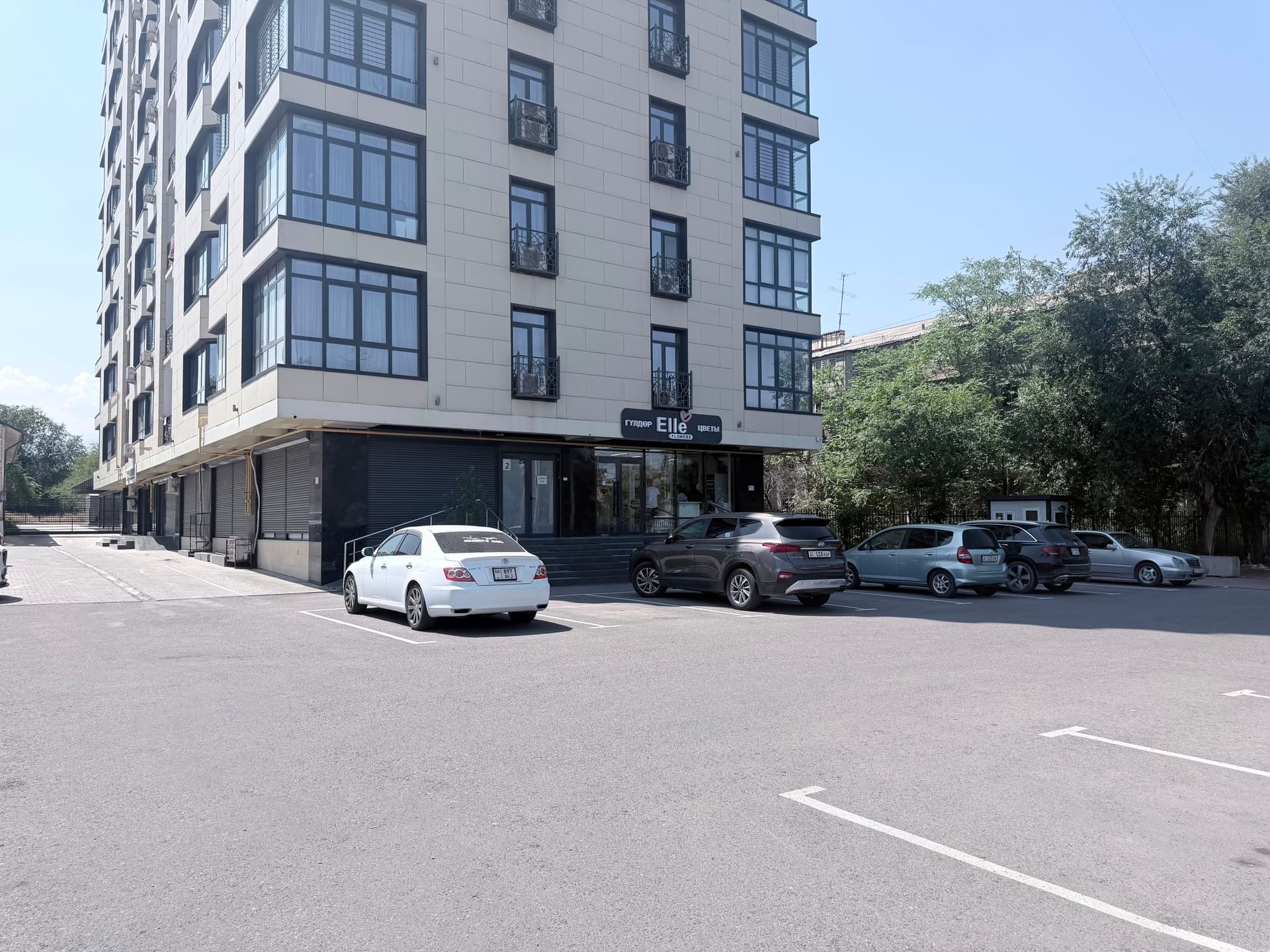Сдается 1 ком. 170 м², 1 этаж из 12