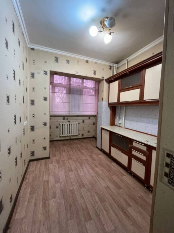 Продаю 4-к квартиру (73 м²) в Бишкеке