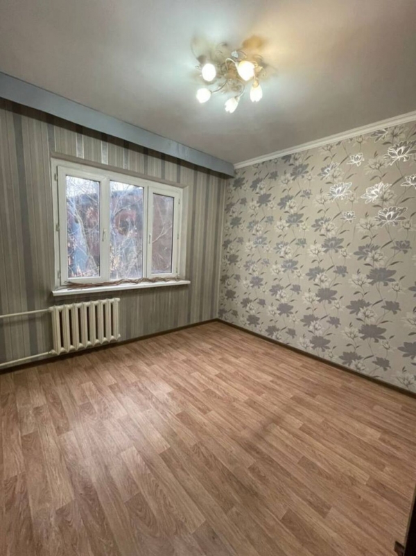 Продаю 4-к квартиру (73 м²) в Бишкеке