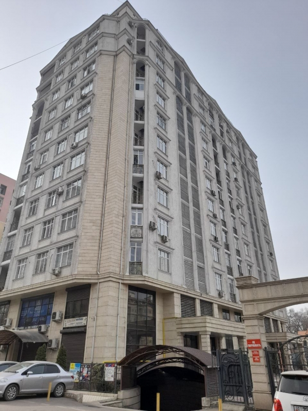 Продаю 3-к квартиру (110 м²) в Бишкеке