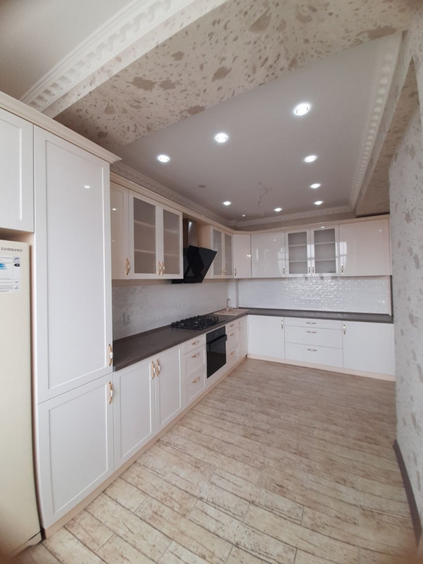 Продаю 3-к квартиру (110 м²) в Бишкеке