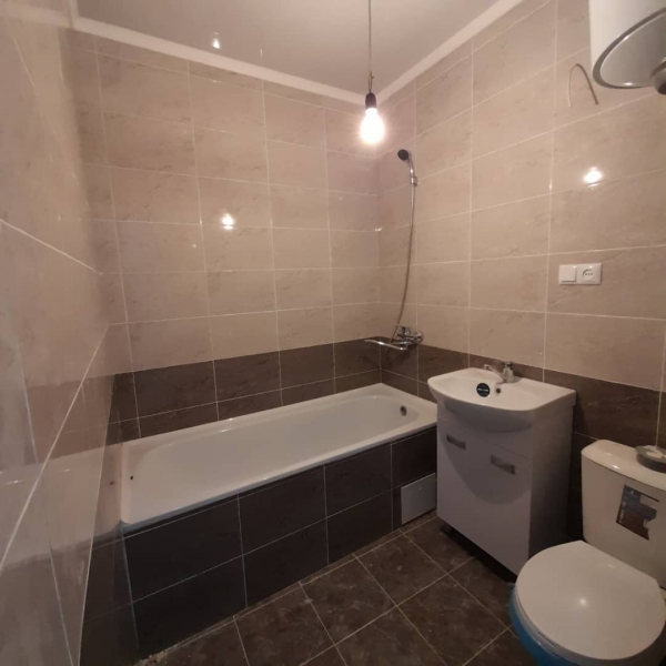 Продаю 1-к квартиру (49 м²) в Бишкеке
