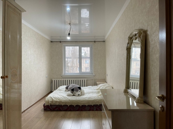Продаю 3-к квартиру (56 м²) в Бишкеке
