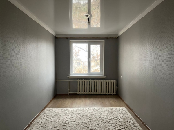 Продаю 3-к квартиру (56 м²) в Бишкеке