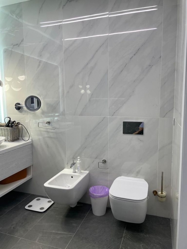 Продаю 3-к квартиру (180 м²) в Бишкеке