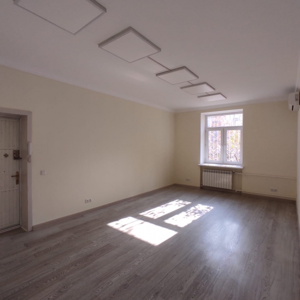 Продаю 3-к помещение (60 м²) в Бишкеке