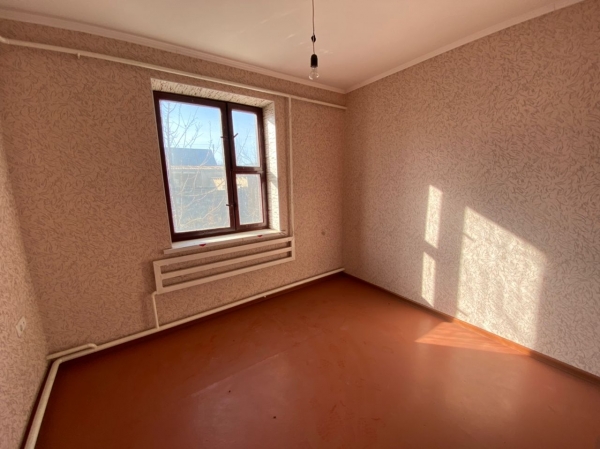 Продаю 3-к дом (63 м²) в Бишкеке