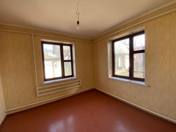 Продаю 3-к дом (63 м²) в Бишкеке