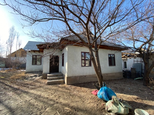 Продаю 3-к дом (63 м²) в Бишкеке