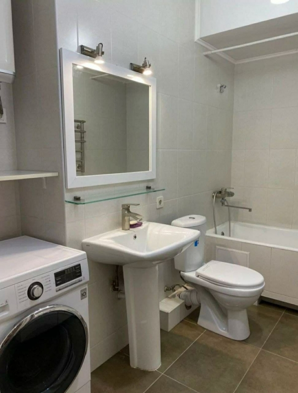 Продаю 2-к квартиру (70 м²) в Бишкеке