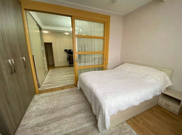 Продаю 2-к квартиру (70 м²) в Бишкеке