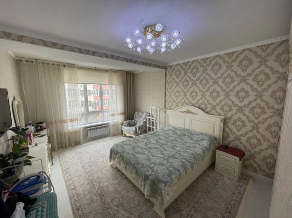 Продаю 3-к квартиру (108 м²) в Бишкеке