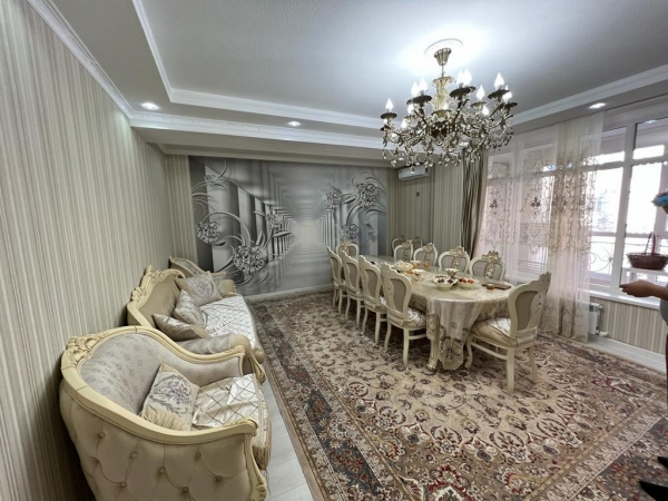 Продаю 3-к квартиру (108 м²) в Бишкеке