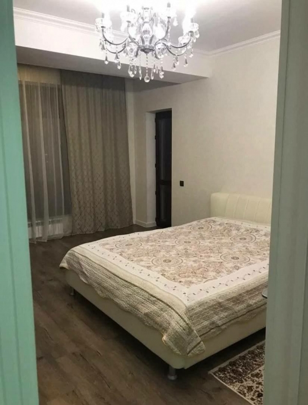 Продаю 3-к квартиру (88 м²) в Бишкеке