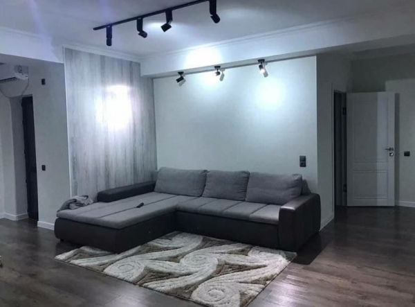 Продаю 3-к квартиру (88 м²) в Бишкеке