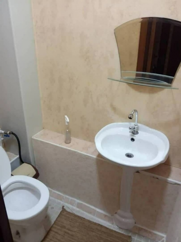 Продаю 3-к квартиру (68 м²) в Бишкеке