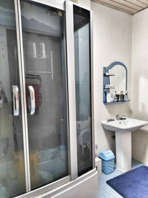 Продаю 4-к квартиру (160 м²) в Бишкеке