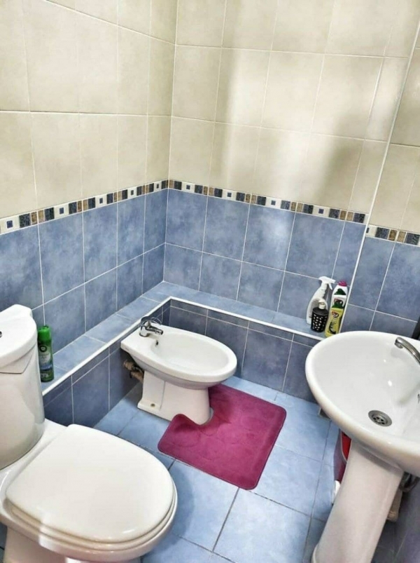 Продаю 4-к квартиру (160 м²) в Бишкеке