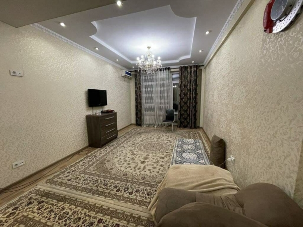 Продаю 3-к квартиру (102 м²) в Бишкеке
