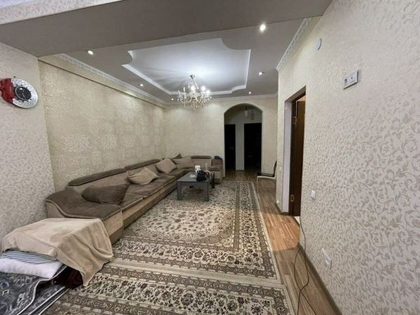 Продаю 3-к квартиру (102 м²) в Бишкеке