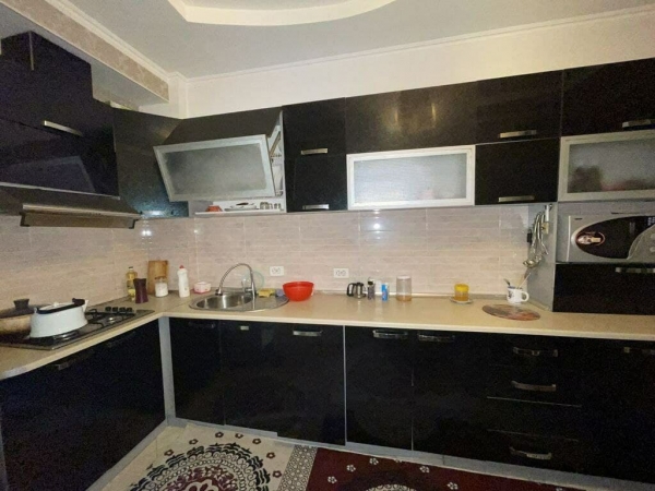 Продаю 3-к квартиру (102 м²) в Бишкеке