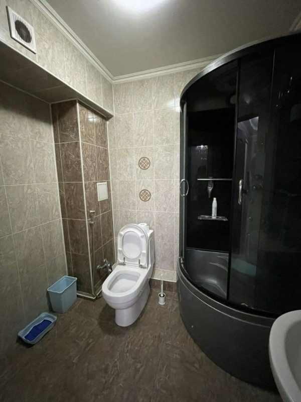 Продаю 3-к квартиру (102 м²) в Бишкеке