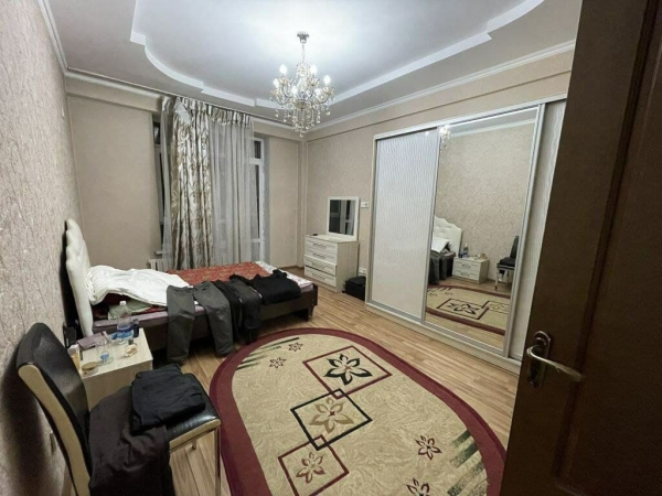 Продаю 3-к квартиру (102 м²) в Бишкеке