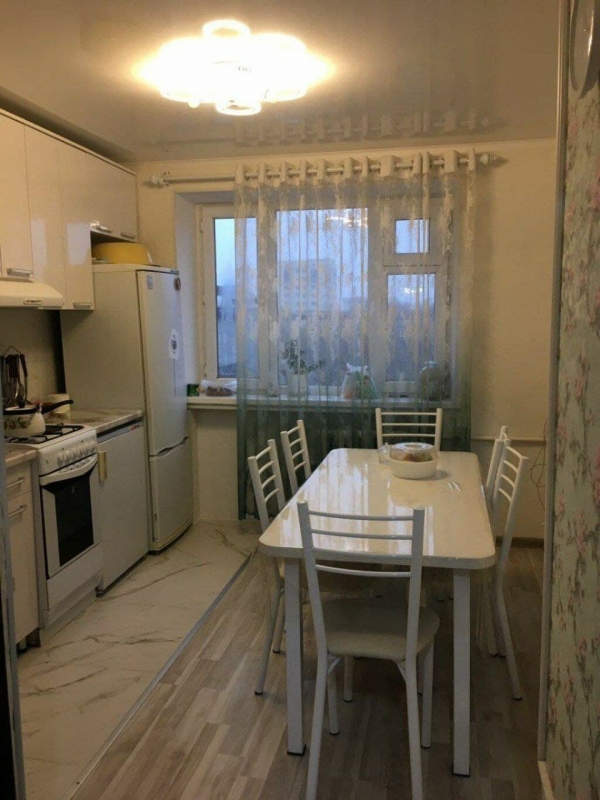 Продаю 4-к квартиру (82 м²) в Бишкеке