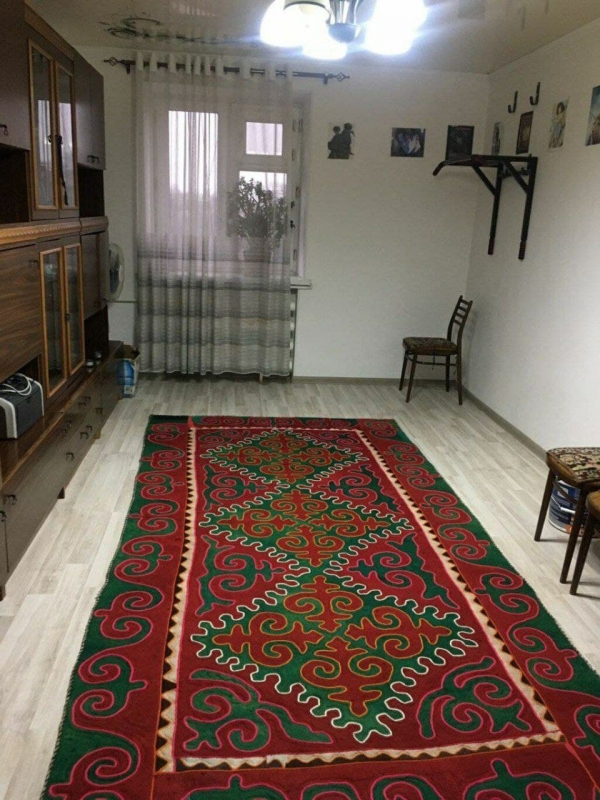 Продаю 4-к квартиру (82 м²) в Бишкеке
