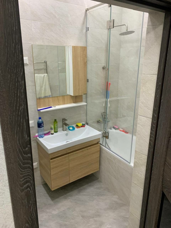Продаю 4-к квартиру (137 м²) в Бишкеке