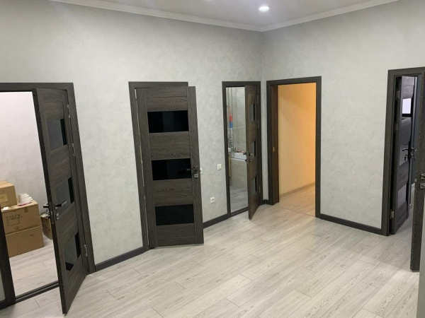 Продаю 4-к квартиру (137 м²) в Бишкеке