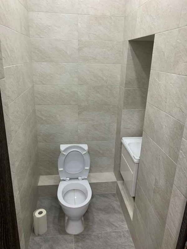 Продаю 4-к квартиру (137 м²) в Бишкеке