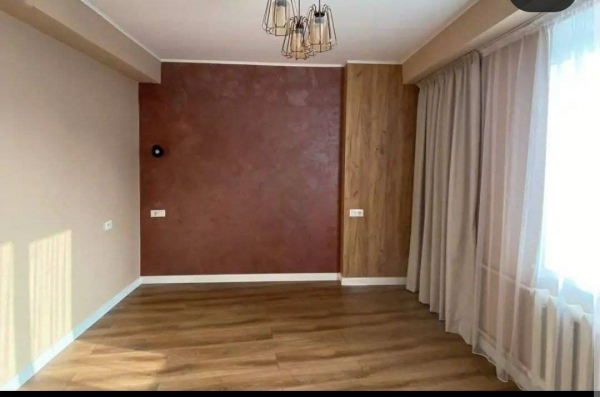 Продаю 3-к квартиру (69 м²) в Бишкеке