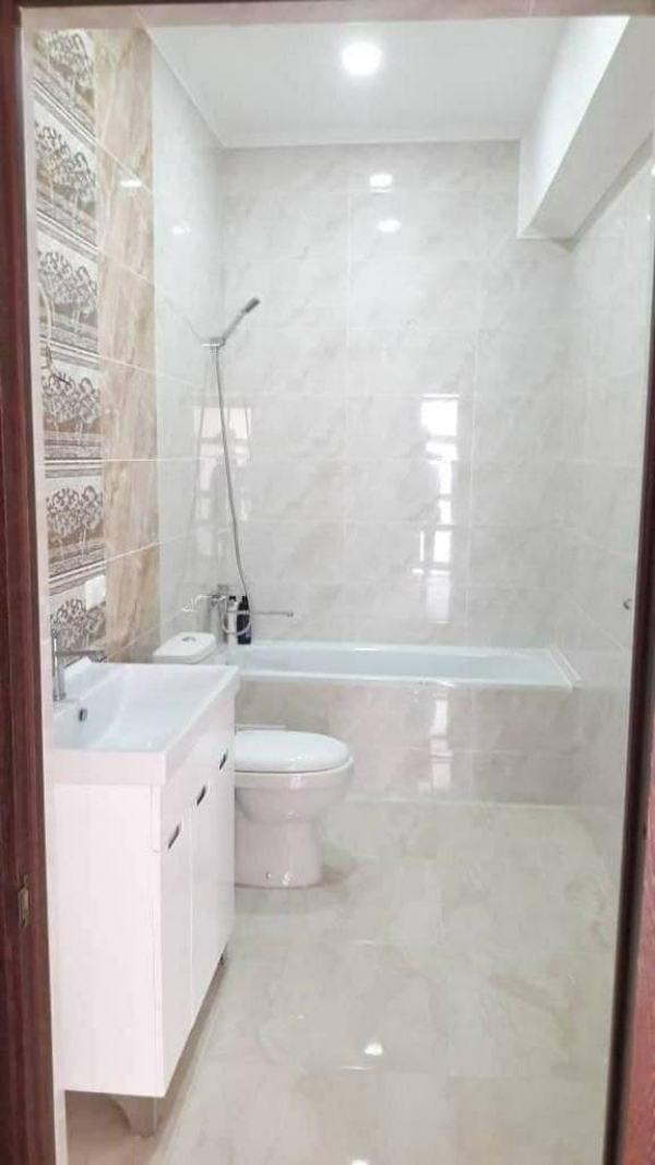 Продаю 3-к квартиру (83 м²) в Бишкеке