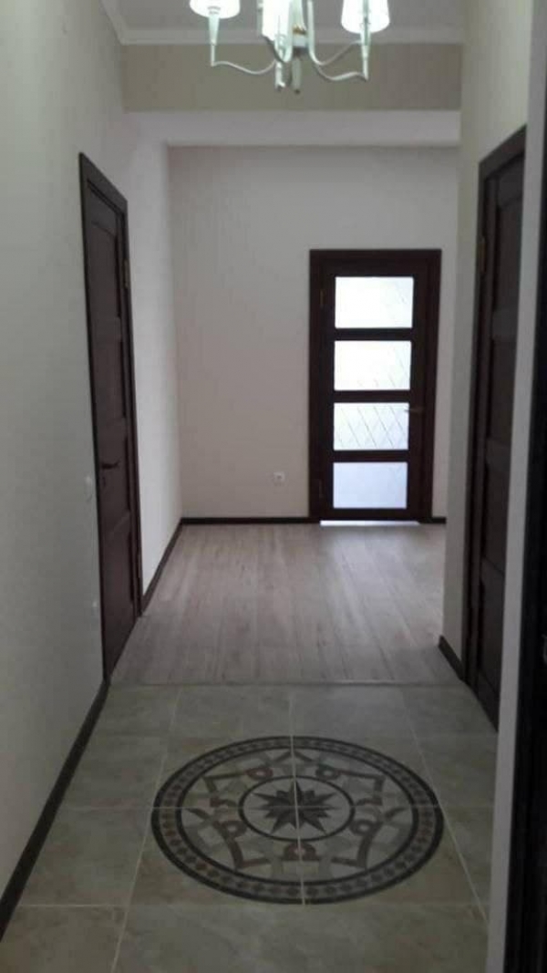 Продаю 3-к квартиру (83 м²) в Бишкеке