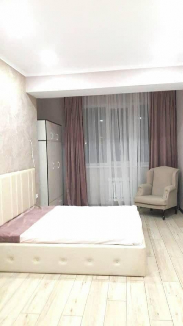 Продаю 3-к квартиру (83 м²) в Бишкеке