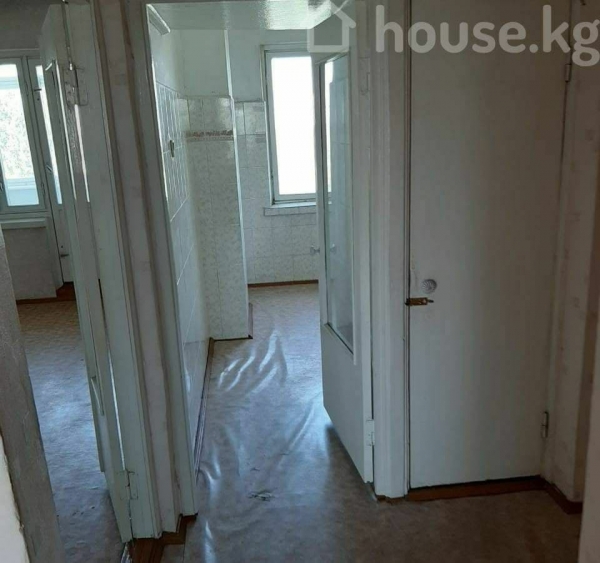 Продаю 3-к квартиру (73 м²) в Бишкеке