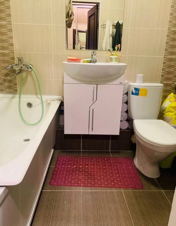 Продаю 3-к квартиру (102 м²) в Бишкеке