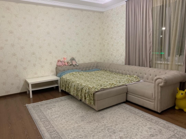 Продаю 1-к квартиру (43 м²) в Бишкеке