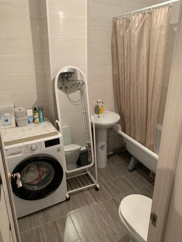 Продаю 1-к квартиру (43 м²) в Бишкеке