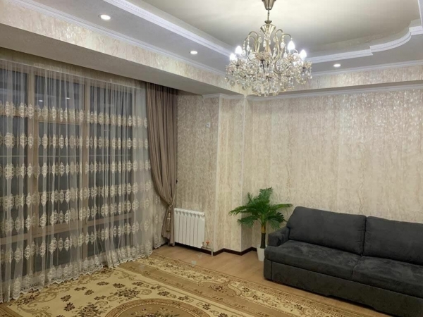 Продаю 2-к квартиру (64 м²) в Бишкеке