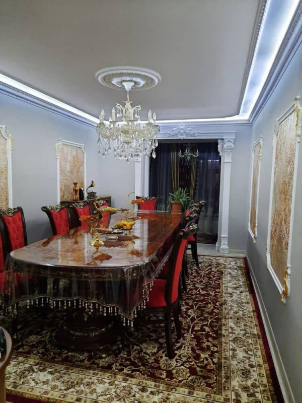 Продаю 4-к квартиру (135 м²) в Бишкеке