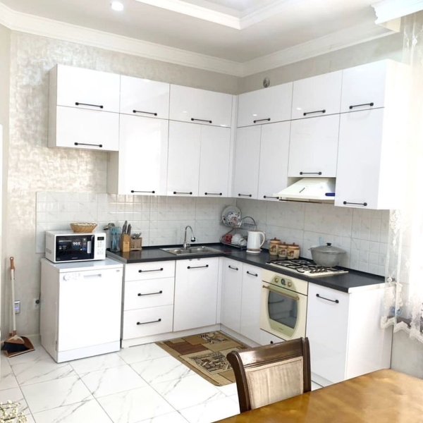 Продаю 4-к дом (190 м²) в Бишкеке