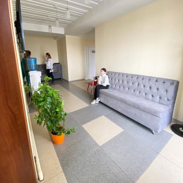 Продаю 3-к квартиру (135 м²) в Бишкеке
