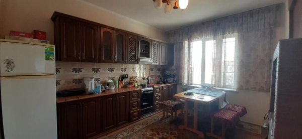Продаю 8-к дом (250 м²) в Джалал-Абаде