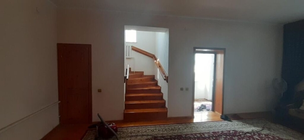 Продаю 8-к дом (250 м²) в Джалал-Абаде